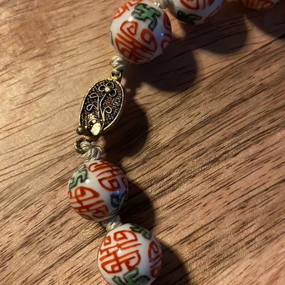 COPY - COPY - 1930’s Buddhist Chinese hand knotted & painted porcelain bead nec… - Picture 7 of 11